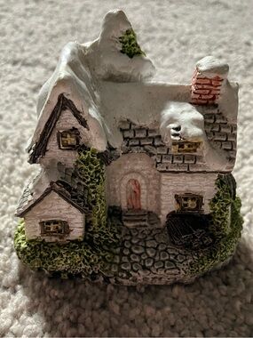 Winter Cottage Vintage 1987 Museum Collection